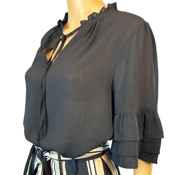 (5 for $25)Olivia Grey Split Tiered Ruffle Blouse in Black Size Small - Picture 4 of 7